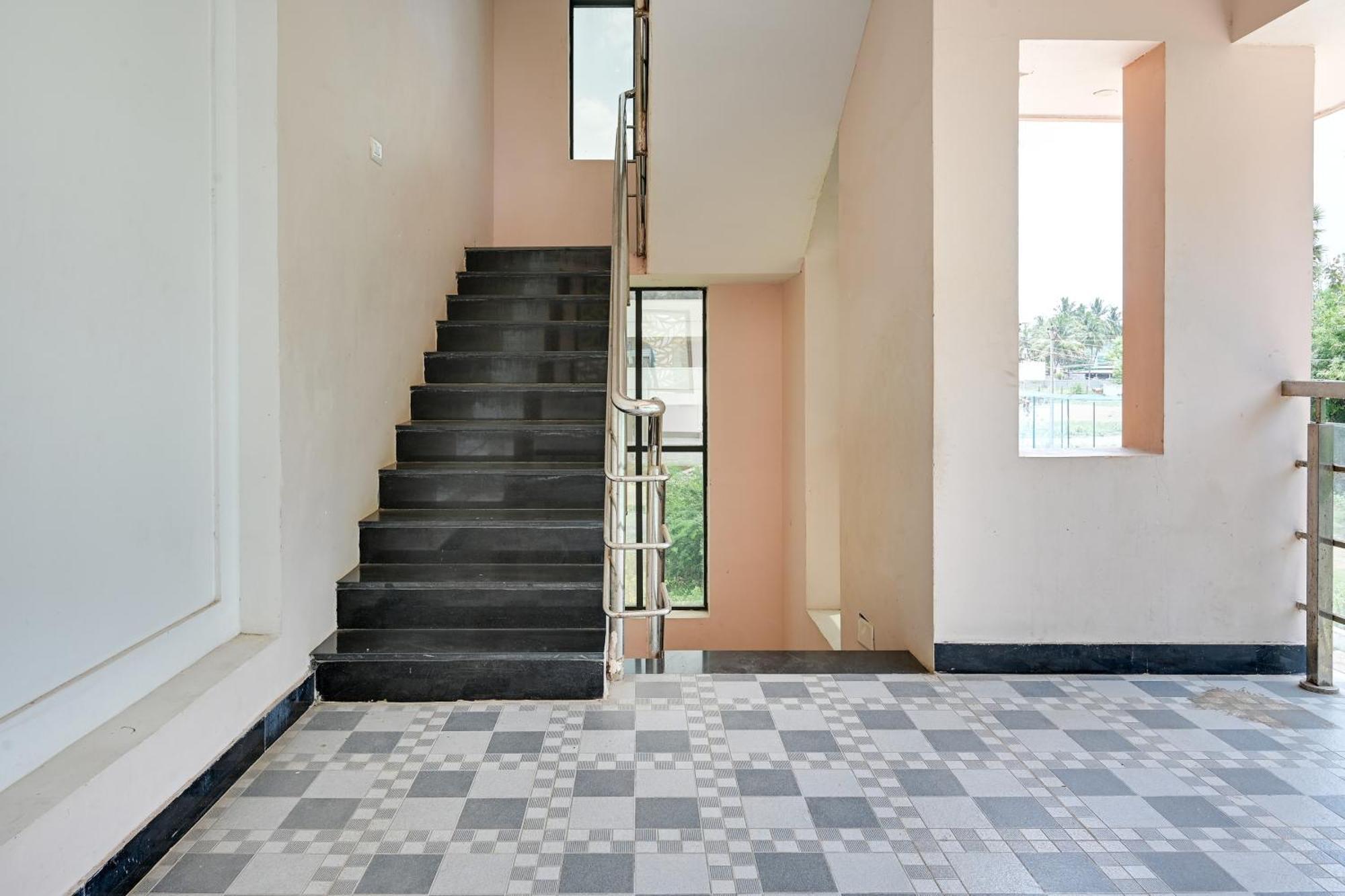 Hotel O Sharin Service Apartments Suramangalam Exterior photo